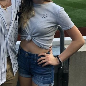 VS PINK Yankees shirt